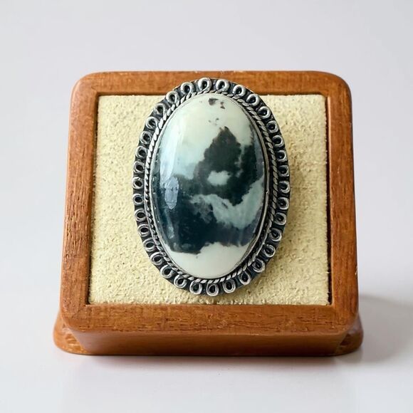 Stunning Natural White Buffalo Statement Ring Southwestern Sterling Silver Sz 7 - Picture 1 of 7